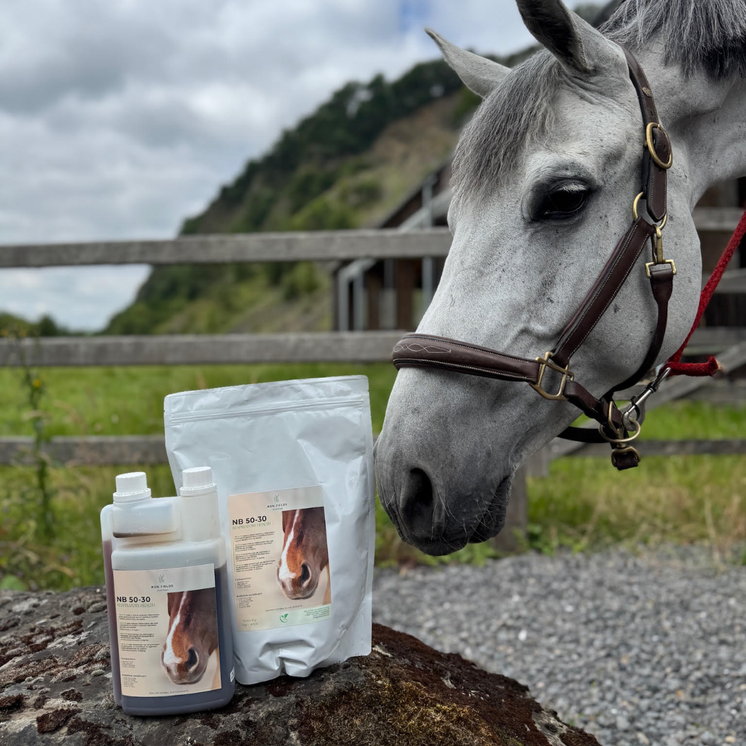 Produit NB50-30 de Ron Field Nutrition présenté avec un cheval